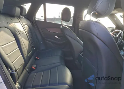 2017 Mercedes-Benz Glc 300 4Matic z USA, uszkodzony, nr VIN WDC0G4KB9HV011153